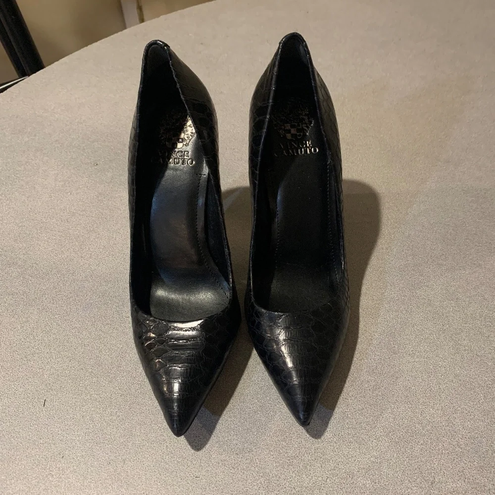 Vince Camuto Black Snakeprint Leather Pumps sz 9 M